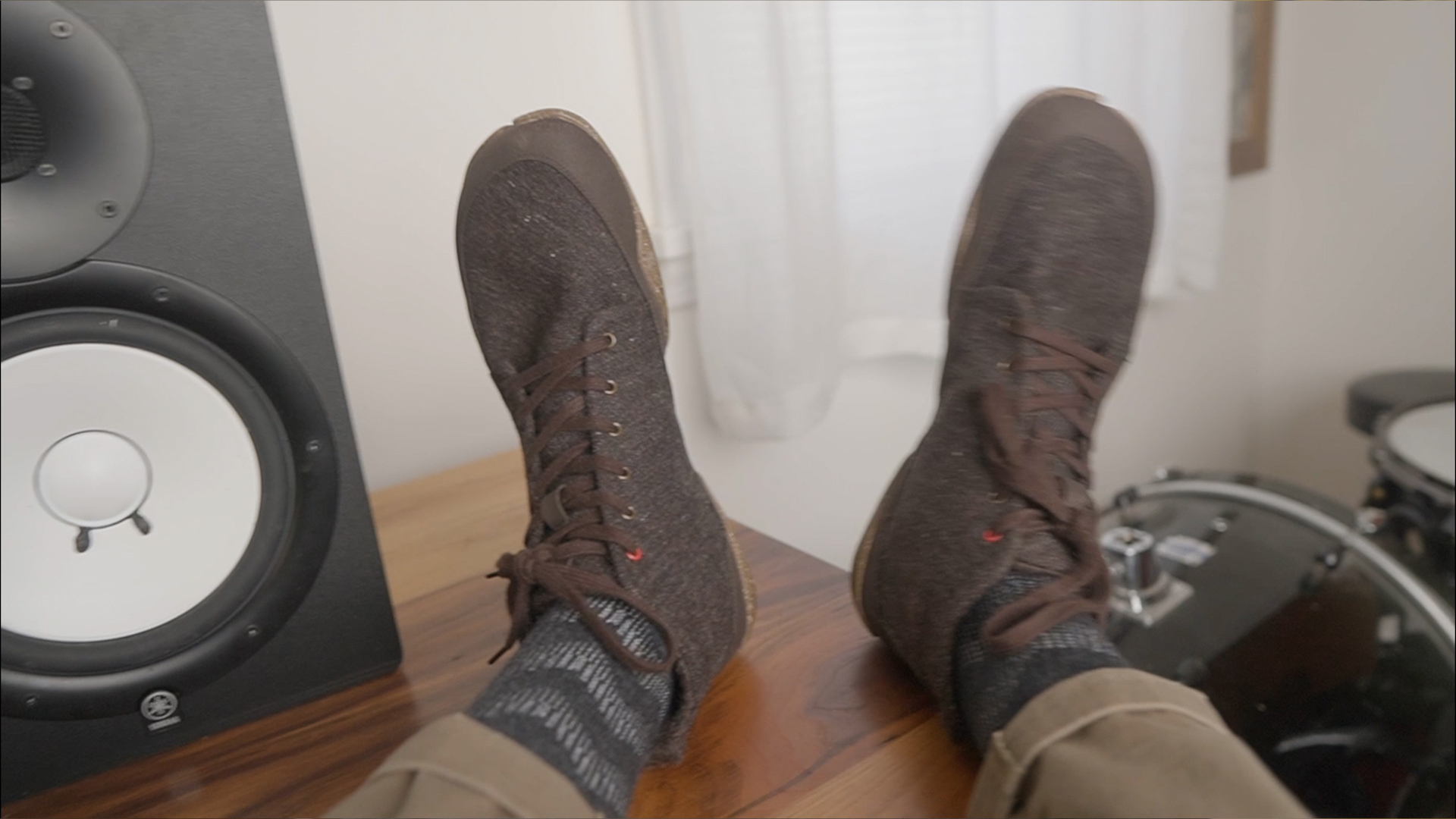 Wildling Chestnut Pov Feet Desk Casual